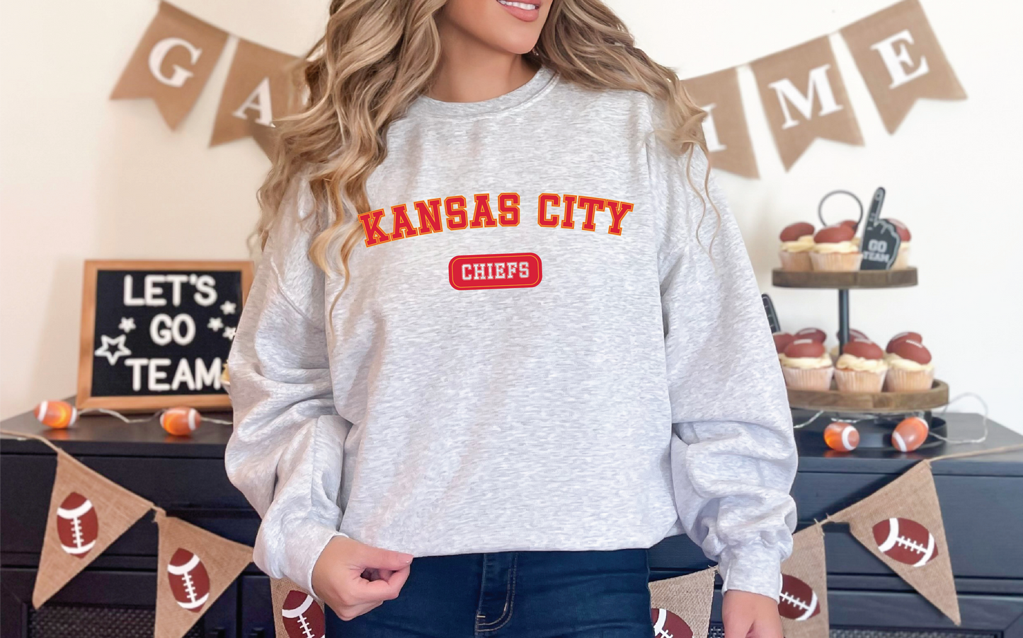 TAYLOR SWIFT CHIEFS KARMA | 50/50 Cotton Poly | UNISEX | Sweatshirt